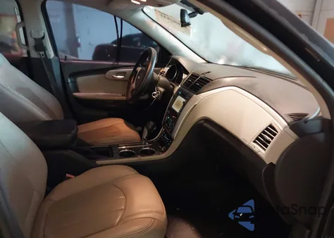 2011 Chevrolet Traverse Ltz z USA, uszkodzony, nr VIN 1GNKRLEDXBJ373272